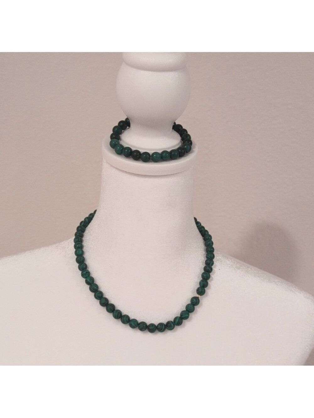 Malachite choker and bracelet set.Necklace about 17" inches.